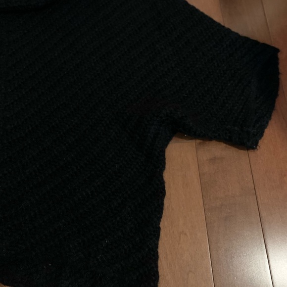 Soft wool sweater - Picture 5 of 7